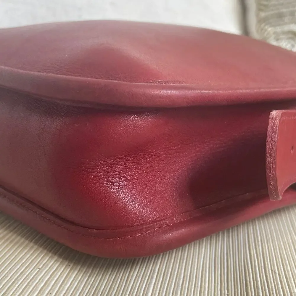 Rare Vintage Coach Camera Bag 9817 Red Glove Tanned Leather Crossbody USA